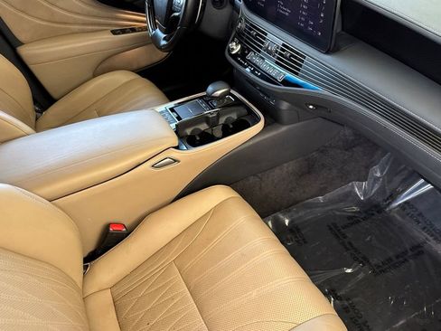 Used 2022 Lexus LS 500 w/ Interior Upgrade Package RWD image 18