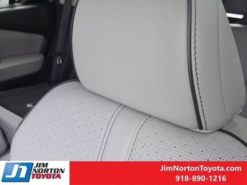 Used 2024 Honda Pilot Elite image 16