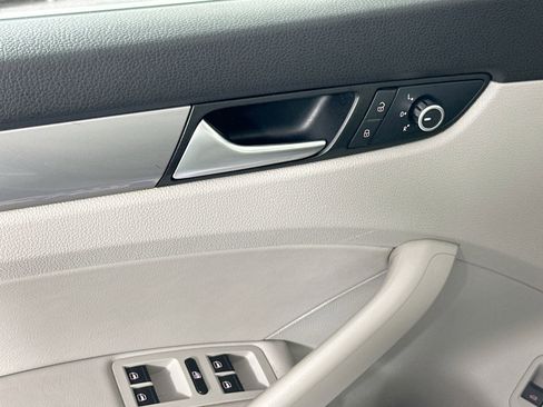 Used 2015 Volkswagen Passat 1.8T Limited Edition image 16