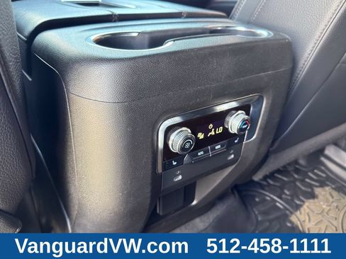 Used 2022 GMC Yukon XL Denali AWD/4WD image 27