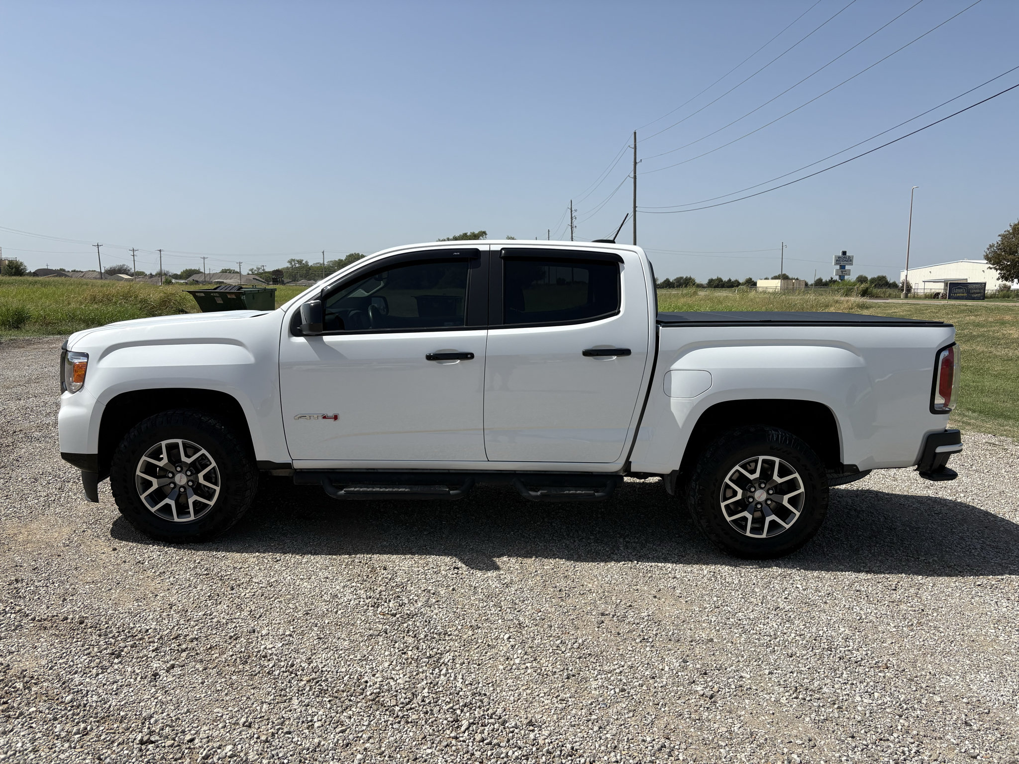 Used 2022 GMC Canyon AT4 w/ Driver Alert Package AWD/4WD image 8