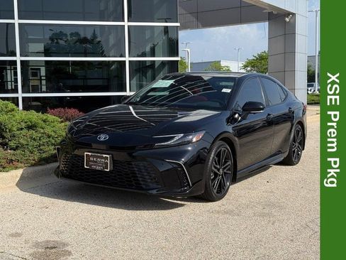 Used 2025 Toyota Camry XSE FWD image 7