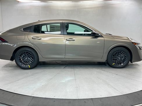 New 2026 Nissan Sentra SV w/ SV Convenience Package FWD image 6