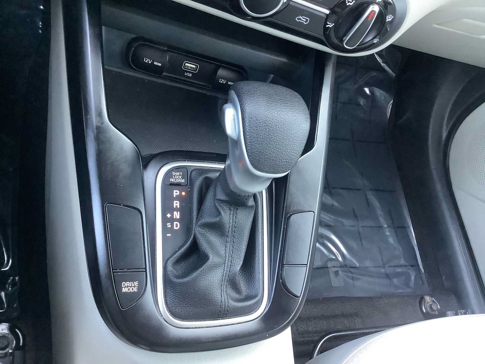 Used 2024 Kia Soul LX w/ Option Group 015 FWD image 17