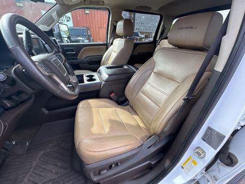 Used 2018 GMC Sierra 3500 Denali w/ Duramax Plus Package image 11