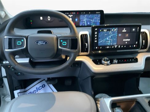 Used 2025 Ford Expedition Max Active image 10