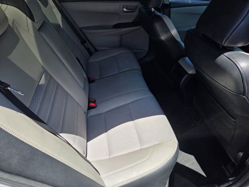 Used 2017 Toyota Camry SE FWD image 13