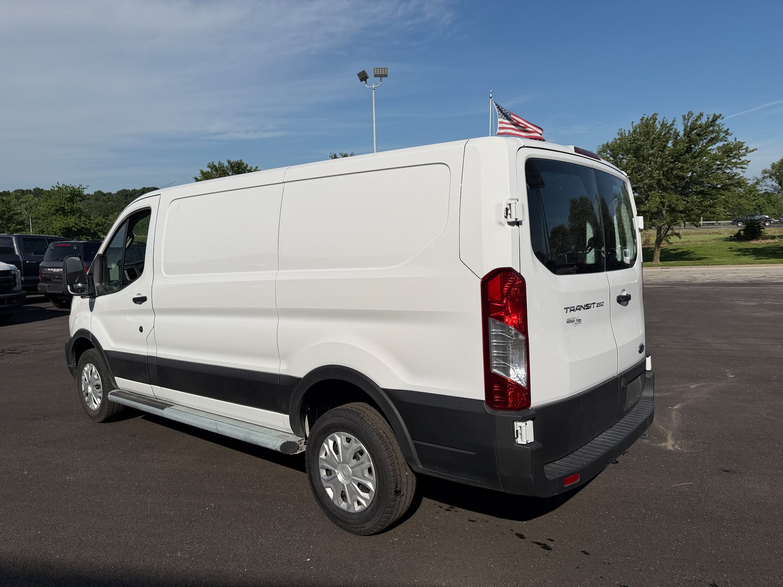 Used 2024 Ford Transit 250 Low Roof w/ Exterior Upgrade Package RWD image 5