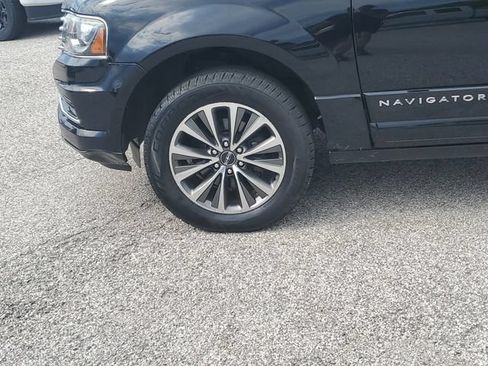 Used 2017 Lincoln Navigator L Select AWD/4WD image 8