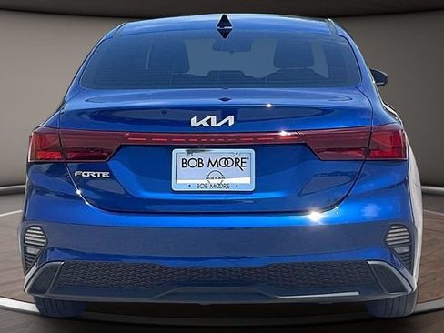 Used 2023 Kia Forte LXS FWD image 4