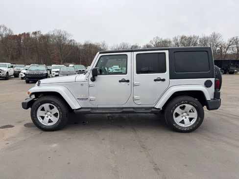 Used 2012 Jeep Wrangler Unlimited Sahara w/ Connectivity Group image 2