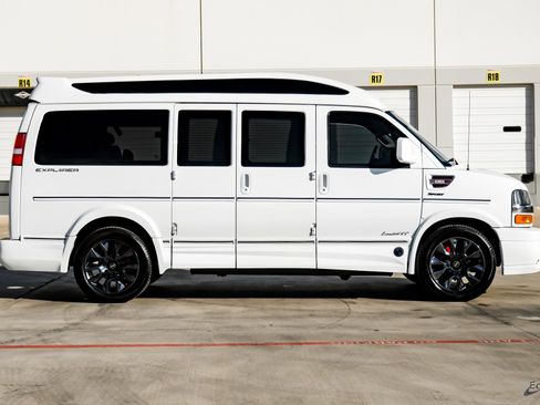 Used 2023 Chevrolet Express 2500 image 16