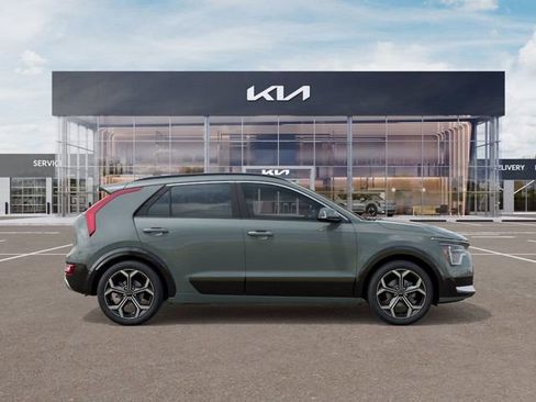 New 2026 Kia Niro SX Touring FWD image 7