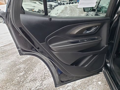 Used 2023 GMC Terrain SLT image 12