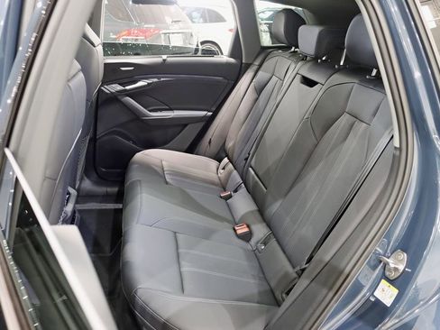 Used 2025 Audi Q6 e-tron Premium Plus w/ Premium Plus AWD/4WD image 33