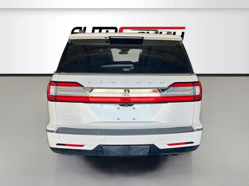 Used 2019 Lincoln Navigator Reserve AWD/4WD image 6