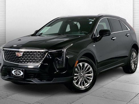 Used 2024 Cadillac XT4 Premium Luxury image 12