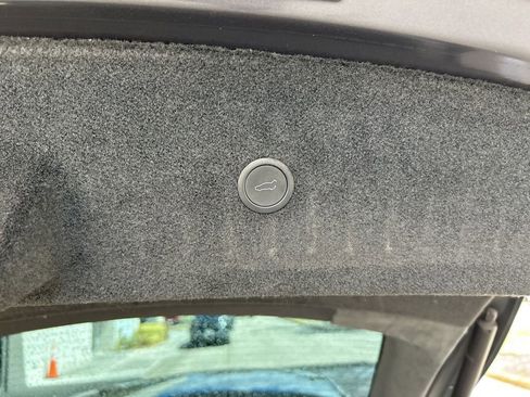 Used 2022 Tesla Model S Plaid image 36