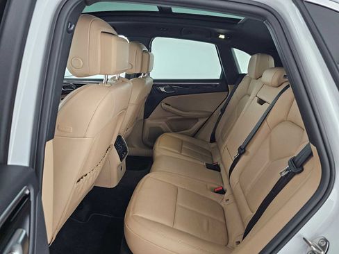 Used 2024 Porsche Macan S image 17