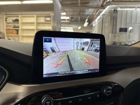 Used 2020 Ford Escape SE image 23