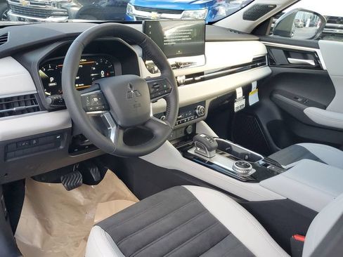 New 2026 Mitsubishi Outlander SE FWD image 19