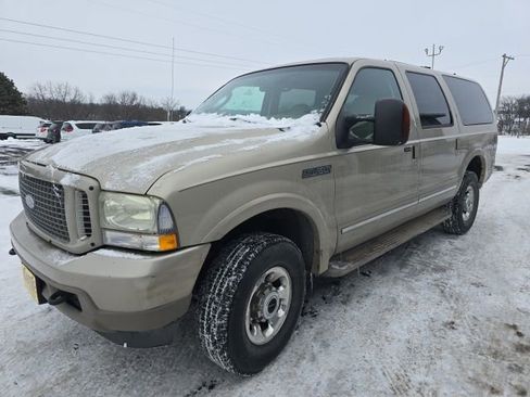 Used 2004 Ford Excursion Limited image 3
