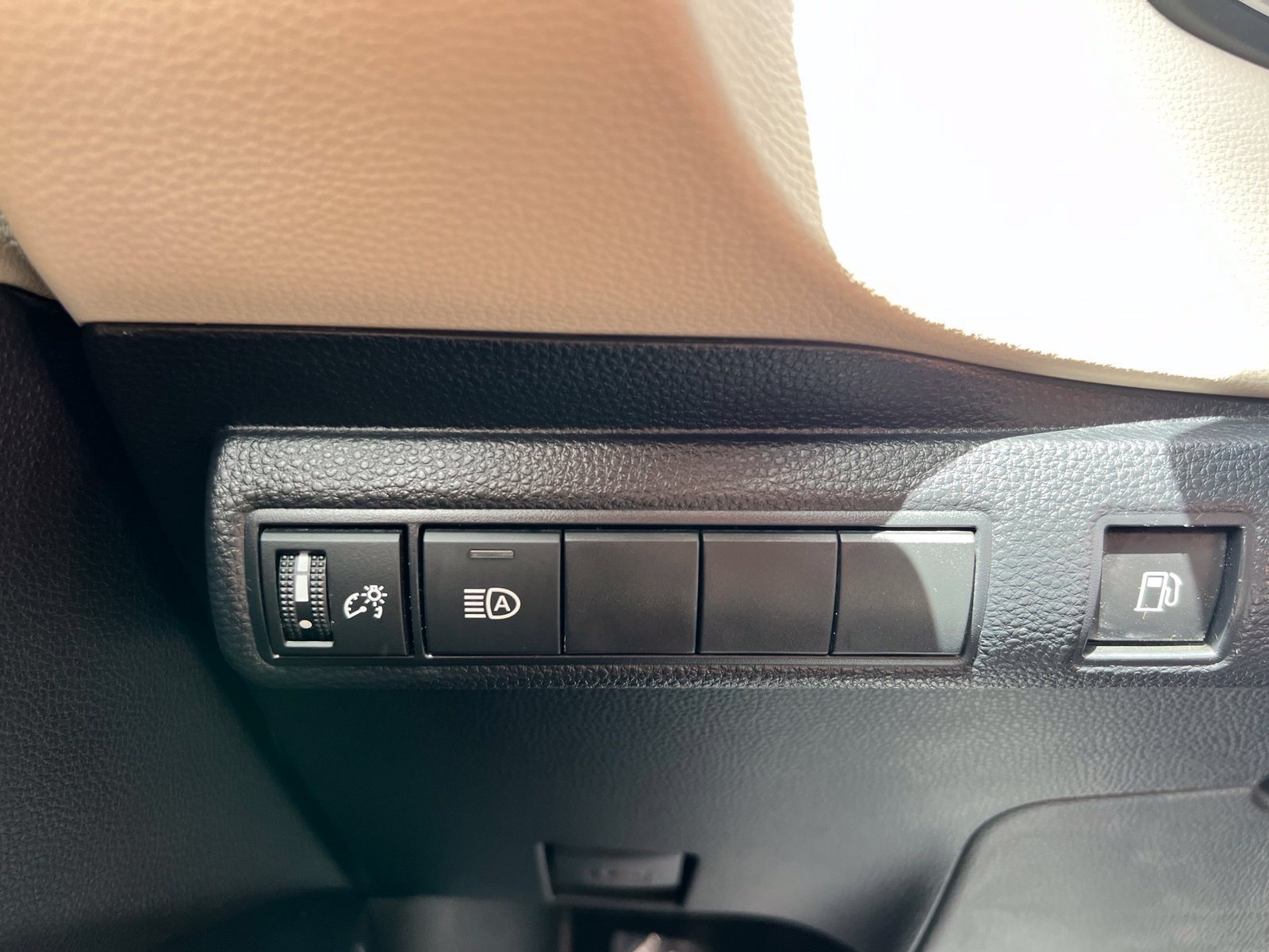 Used 2024 Toyota Corolla XLE FWD image 37