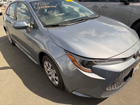 Used 2020 Toyota Corolla LE FWD image 5