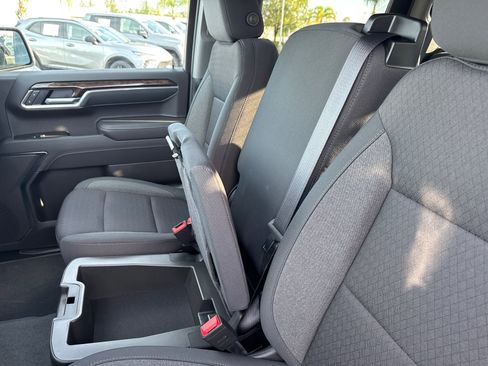 New 2026 GMC Sierra 1500 Elevation image 32