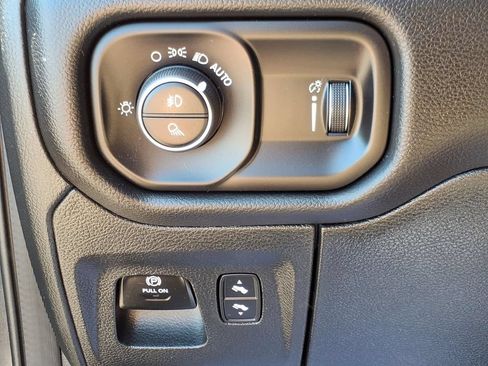 Used 2024 RAM 1500 Big Horn AWD/4WD image 14