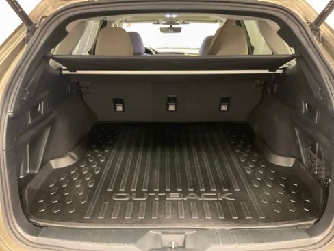 Used 2024 Subaru Outback Premium AWD/4WD image 9