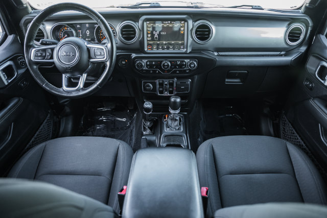 Used 2020 Jeep Gladiator Overland AWD/4WD image 23