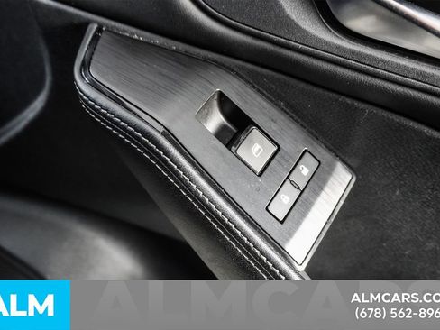 Used 2024 Nissan Rogue SV image 43