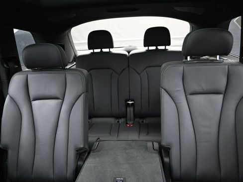 Used 2025 Audi Q7 3.0T Premium Plus AWD/4WD image 24