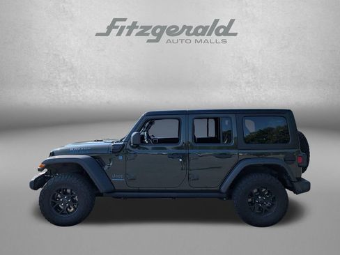 Used 2024 Jeep Wrangler Unlimited AWD/4WD image 3