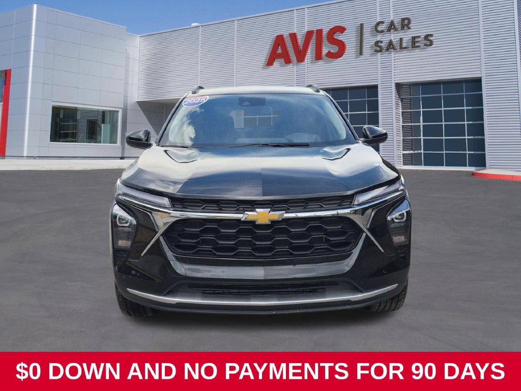 Used 2025 Chevrolet Trax LT w/ LT Convenience Package FWD image 2