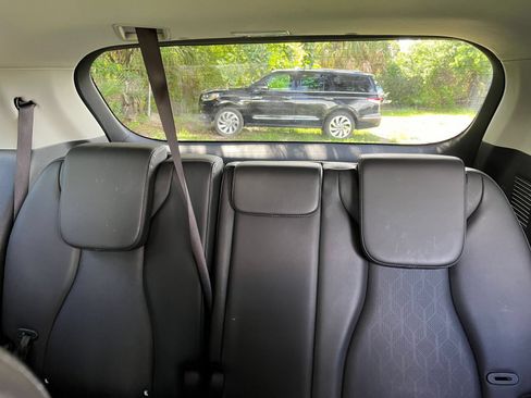 Used 2026 Kia Carnival FWD image 29