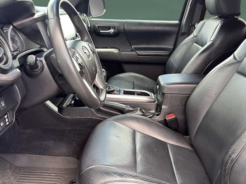 Used 2023 Toyota Tacoma Limited AWD/4WD image 23