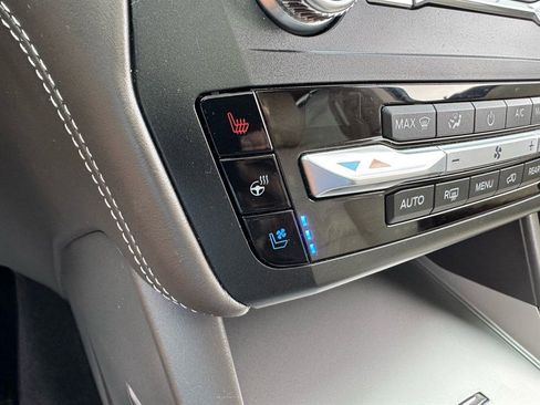 Used 2020 Ford Explorer Platinum w/ Premium Technology Package AWD/4WD image 22