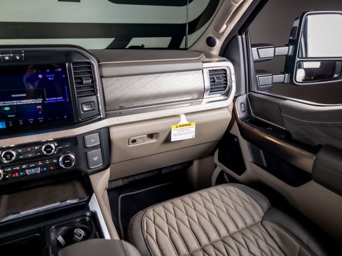 Used 2026 Ford F350 Platinum w/ Platinum Plus Package AWD/4WD image 8