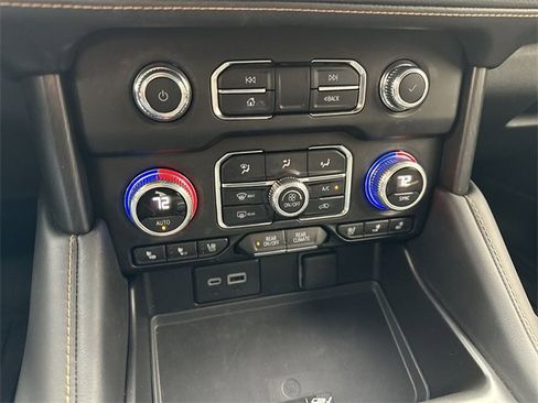 Used 2024 GMC Yukon AT4 w/ Technology Package image 18