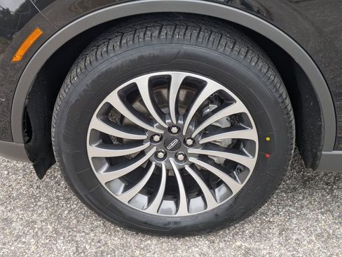 Used 2023 Lincoln Aviator Reserve w/ Equipment Group 201A image 11