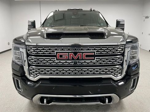 Used 2022 GMC Sierra 3500 Denali w/ Denali Ultimate Package AWD/4WD image 3