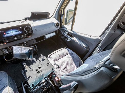 Used 2022 Mercedes-Benz Sprinter 3500 image 37