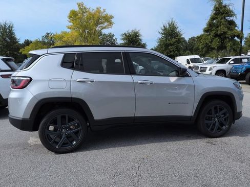 New 2026 Jeep Compass Latitude AWD/4WD image 3