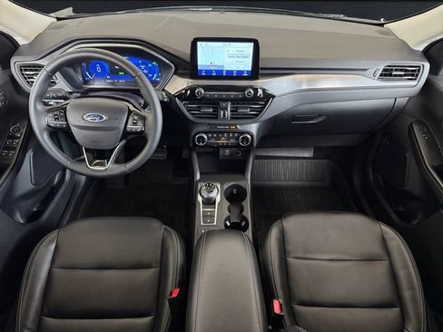 Certified 2022 Ford Escape Titanium AWD/4WD image 10