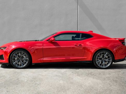 Used 2022 Chevrolet Camaro ZL1 RWD image 11