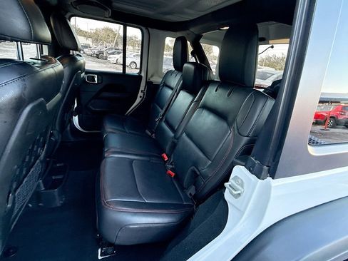 Used 2023 Jeep Wrangler Unlimited Rubicon w/ Cold Weather Group AWD/4WD image 24