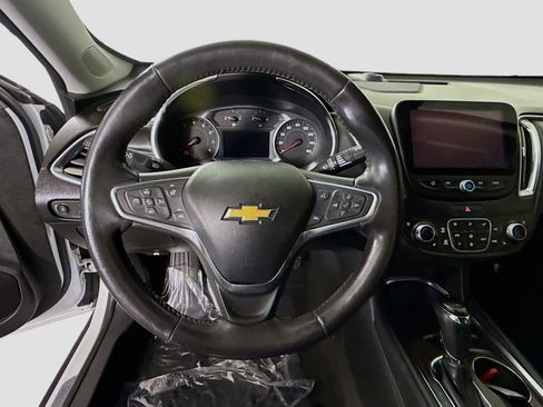 Used 2018 Chevrolet Malibu Premier w/ Premier Sun and Wheel Package image 13