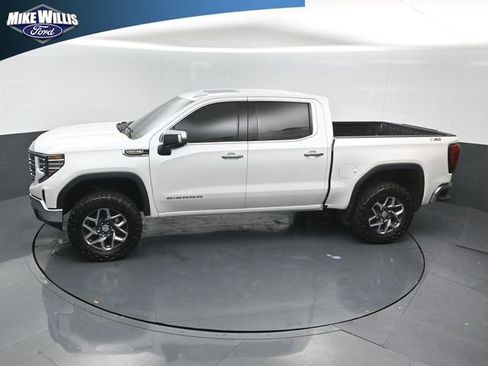 Used 2024 GMC Sierra 1500 SLT w/ SLT Premium Package AWD/4WD image 12